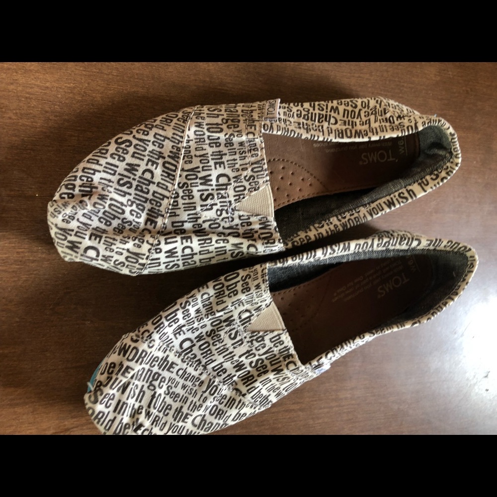 Women’s Toms “be the change”